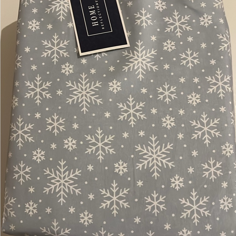 Home Reflections Snow Flakes Winter Theme Full Bed Sheet Set